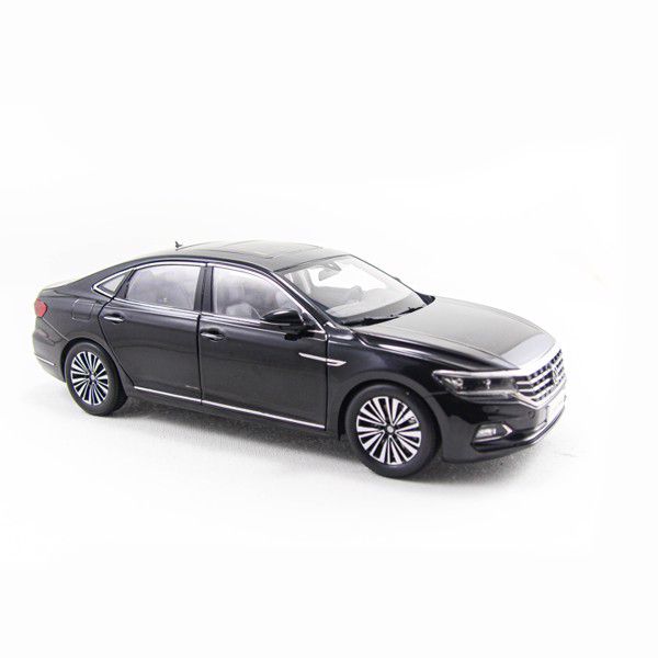 Mô hình xe Volkswagen Passat 2019 Black 1:18 Dealer