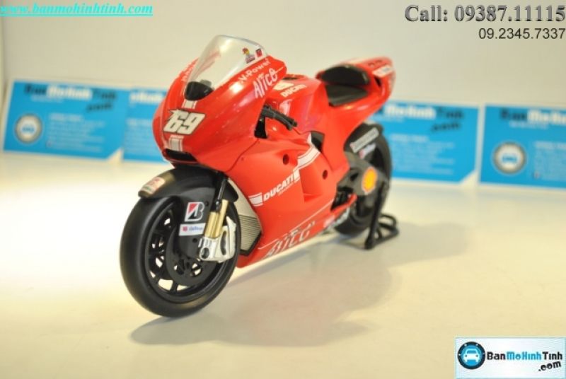  Mô hình xe mô tô  Ducati GP No.69 1:12 Newray 