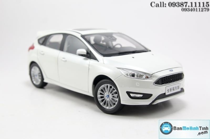 Mô hình xe Ford Focus 2016 White 1:18 Paudi