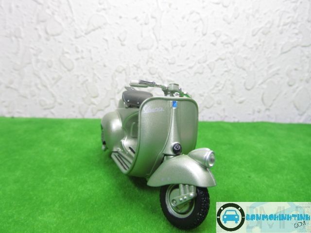 MÔ HÌNH XE VESPA SPORT 6 GIORNI 1952 1:18 MAISTO