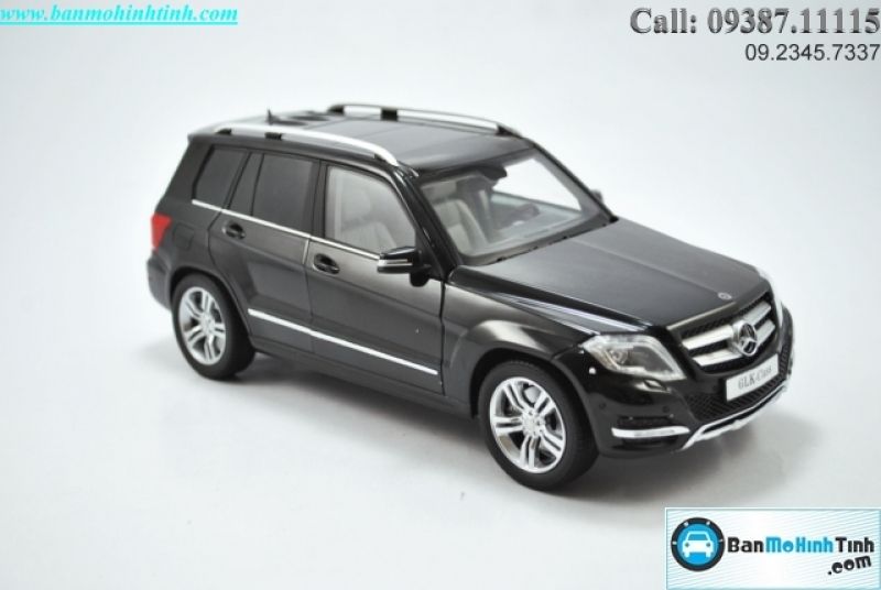 Mô hình xe Mercedes - Benz GLK Black 1:18 GTAutos