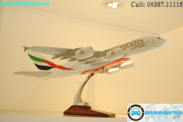 MÔ HÌNH MÁY BAY A380 EMIRATES 49CM