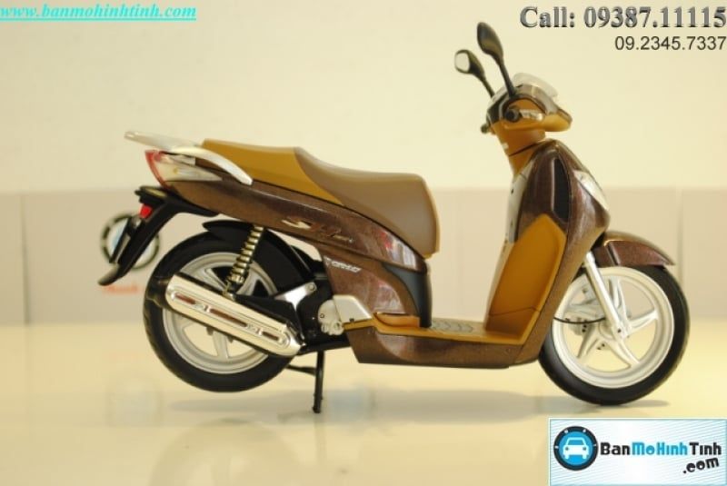  Mô hình xe mô tô  Honda Sh125i 2007 1:12 Brown Dealer 