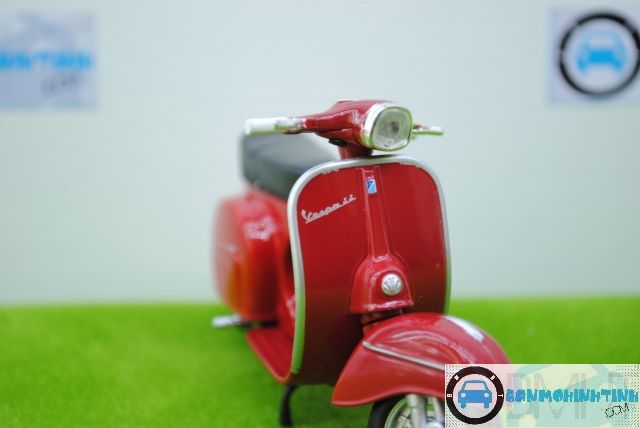 MÔ HÌNH XE VESPA 180SS 1965 1:18 MAISTO