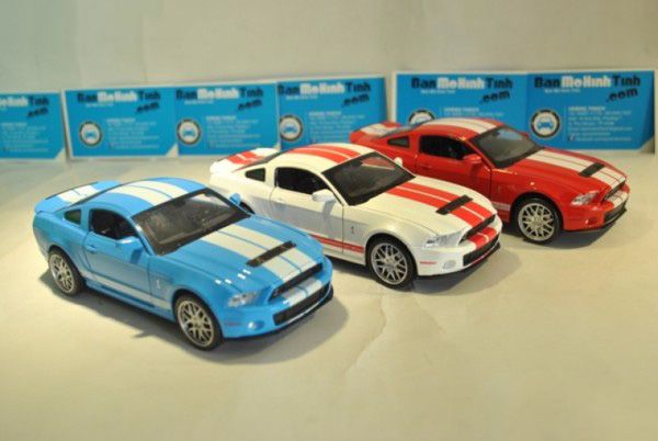 Mô hình xe Ford Shelbycobra GT500 White 1:32 UNI