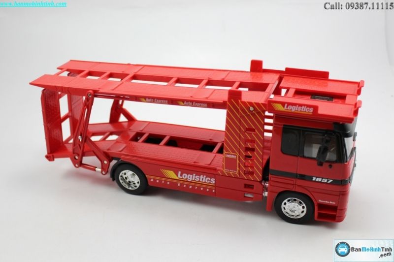  Mô hình xe Mercedes - Benz Actor Tractor Red 1:32 Welly 