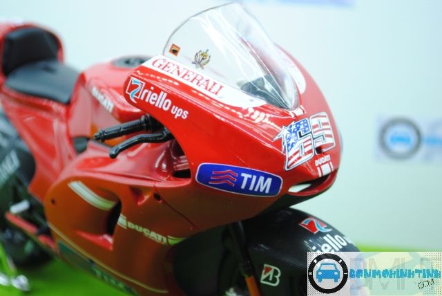 MÔ HÌNH DUCATI GP 2011 NO.69 1:10 MAISTO
