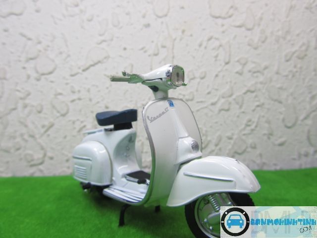 MÔ HÌNH XE VESPA GRANTURISMO 1966 1:18 MAISTO