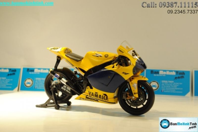  Mô hình xe mô tô  Yamaha YZR-M1 No 46 Valentino Rossi 2006 1:12 Newray 