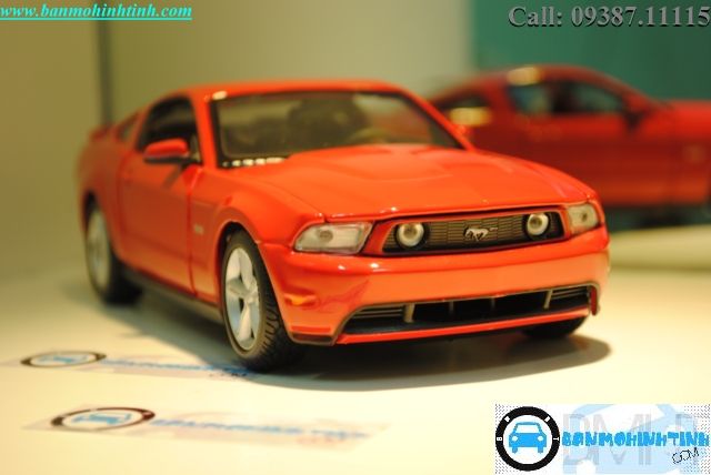 MÔ HÌNH FORD MUSTANG GT 2011 1:24 MAISTO