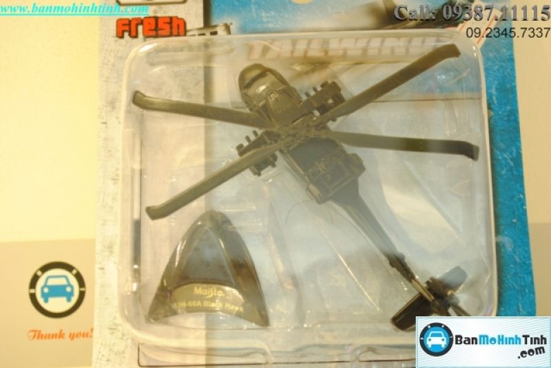 Mô hình máy bay quân sự UH-60A Black Hawk Maisto