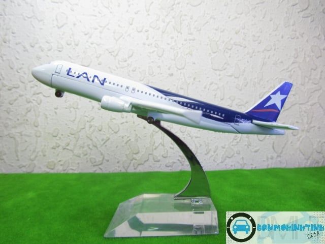 MÔ HÌNH MÁY BAY A320 LAN EVERFLY 16CM