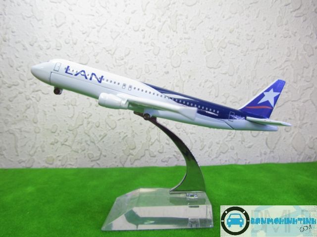 MÔ HÌNH MÁY BAY A320 LAN EVERFLY 16CM