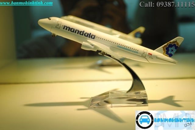 Mô Hình máy bay A320 Mandata Everfly 16cm