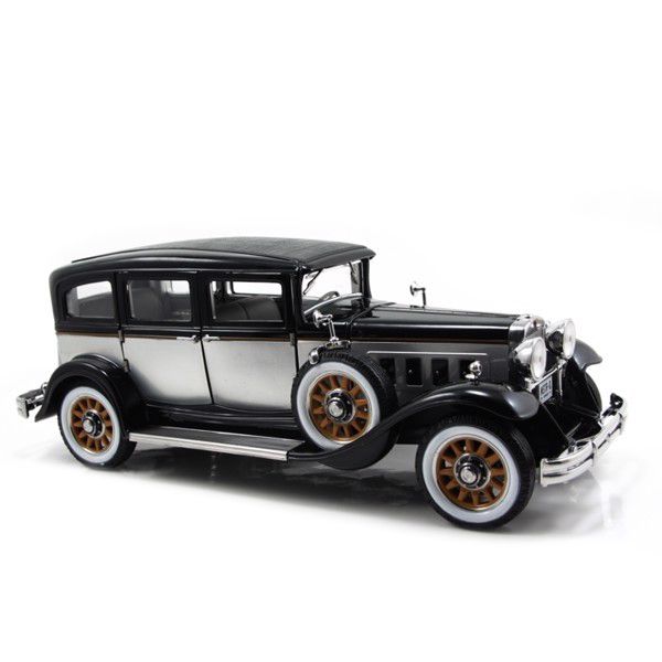 Mô hình xe Peerless Master 1931 1:18 Auto World