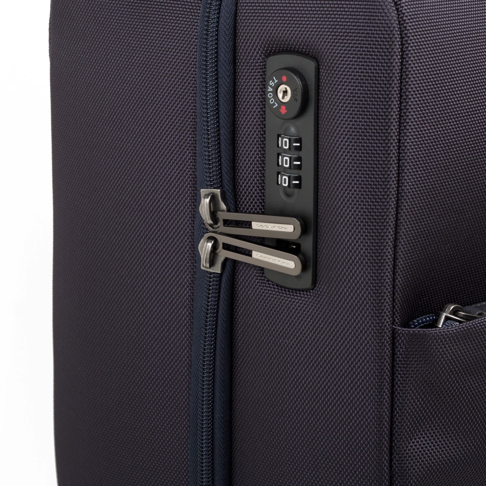 Vali Vải Chống Thấm Có Cổng Sạc USB Piquadro BRIEF