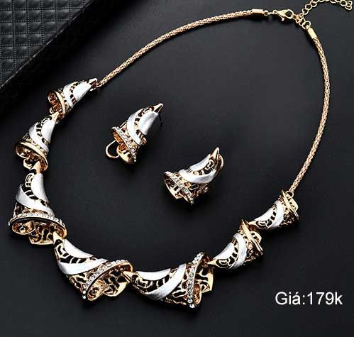 Bộ Vòng Cổ Vỏ Ốc Vàng