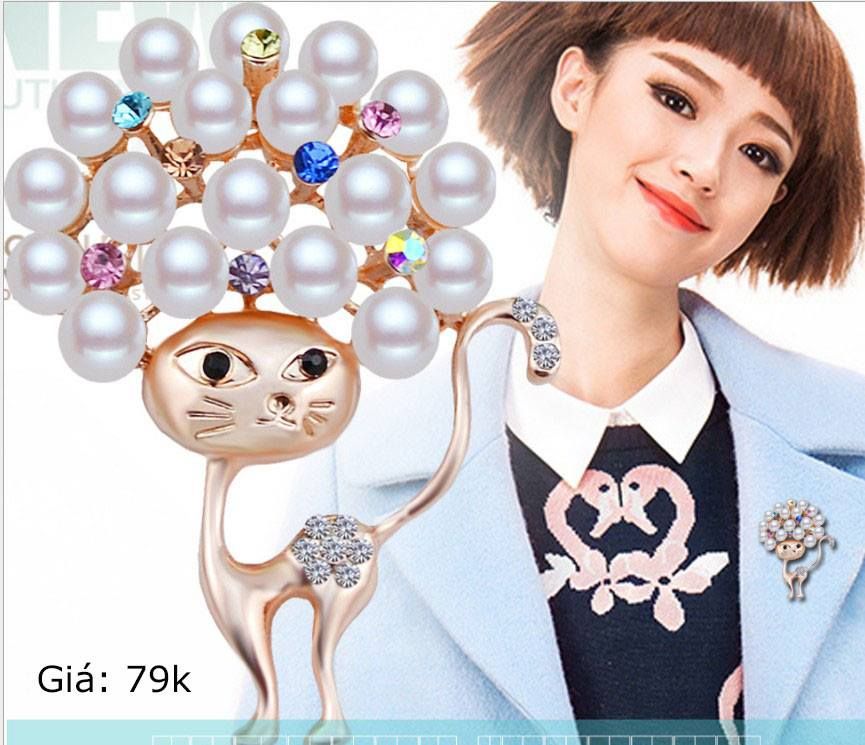 Cài áo Mèo Hoa Hậu