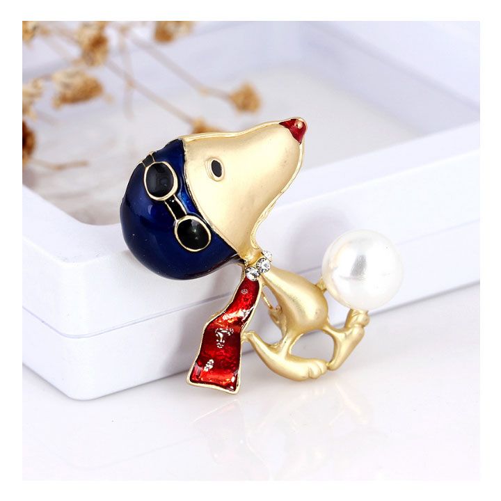 Cài áo snoopy