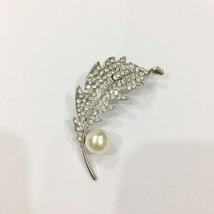 Cài áo lá hạt châu bạc