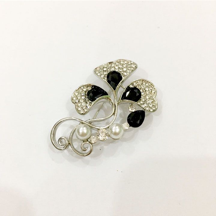Cài áo cỏ 3 lá đen