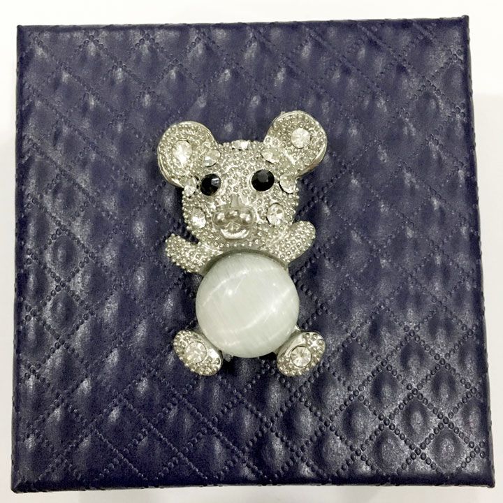 Cài áo chú chuột