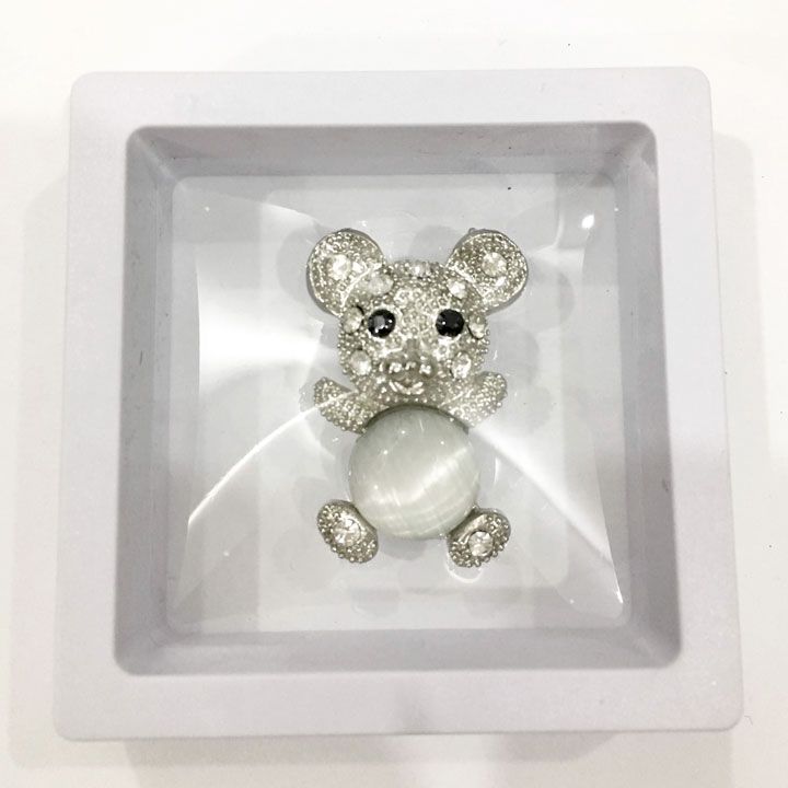 Cài áo chú chuột