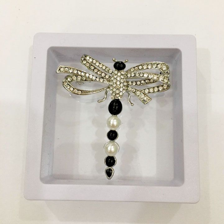 Cài áo chuồn chuồn kim