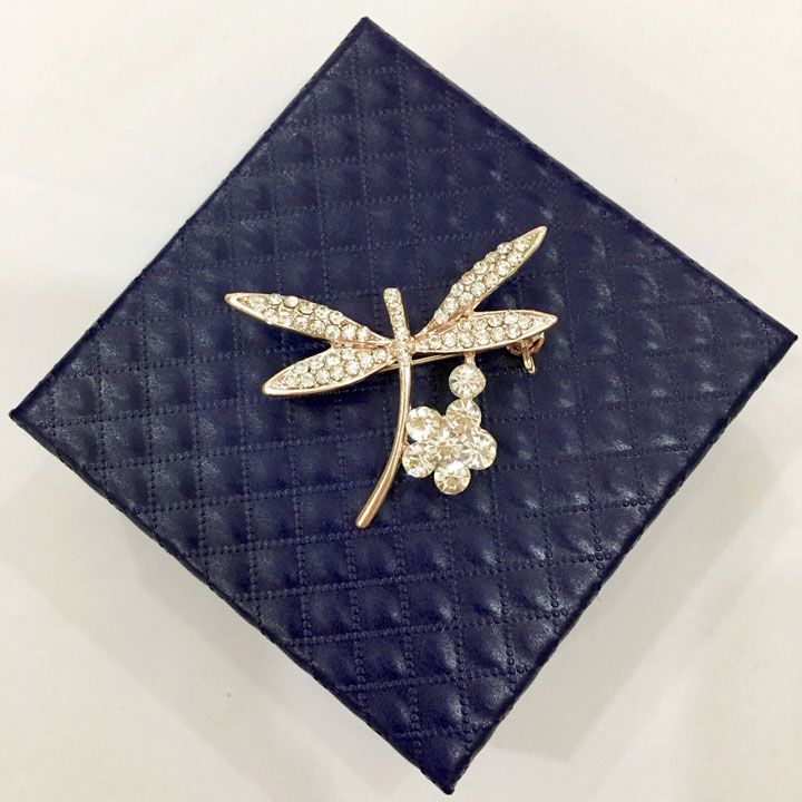 Cài áo chuồn chuồn