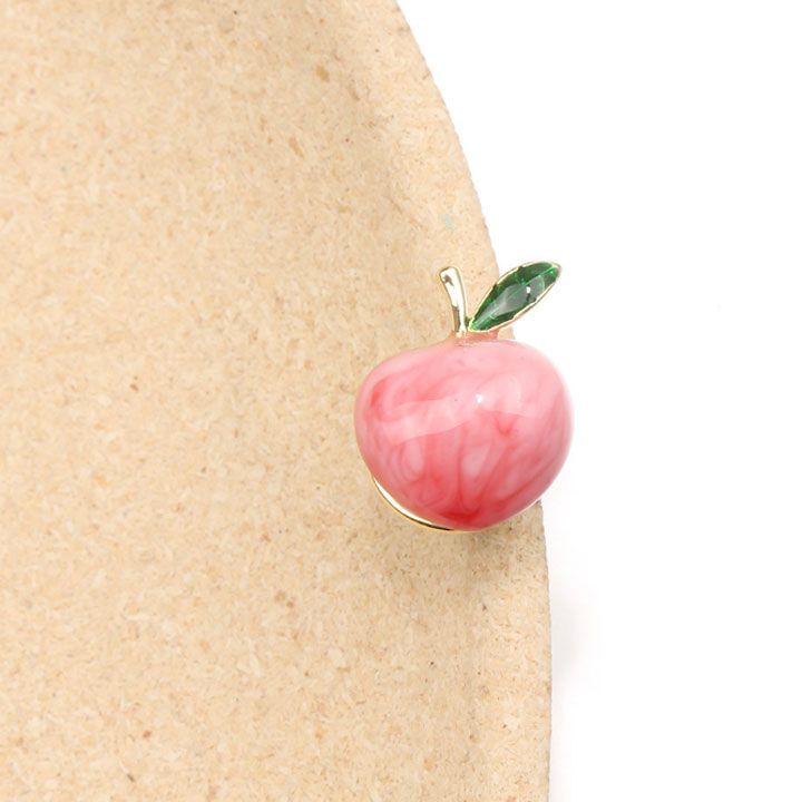 Cài áo quả đào hồng