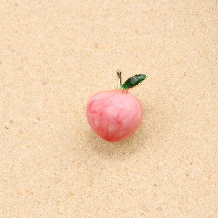 Cài áo quả đào hồng
