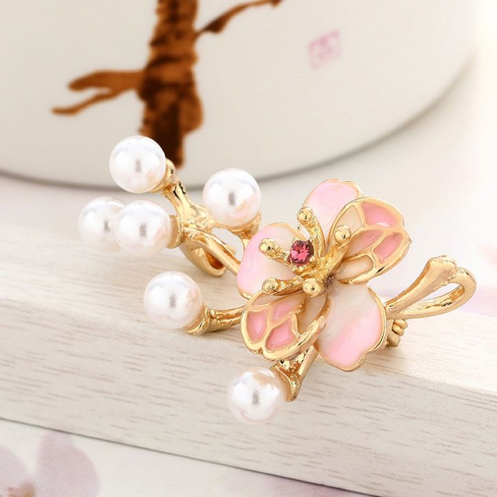 Cài áo hoa mai anh đào