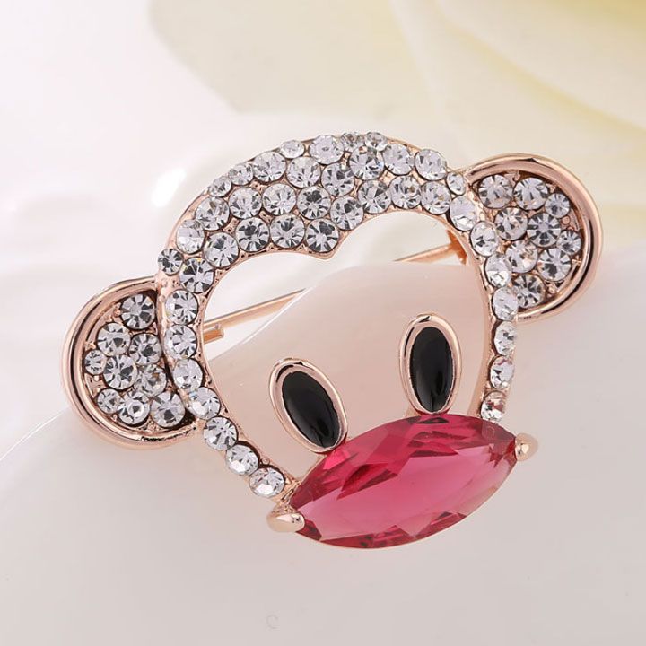 Cài áo khỉ môi hồng