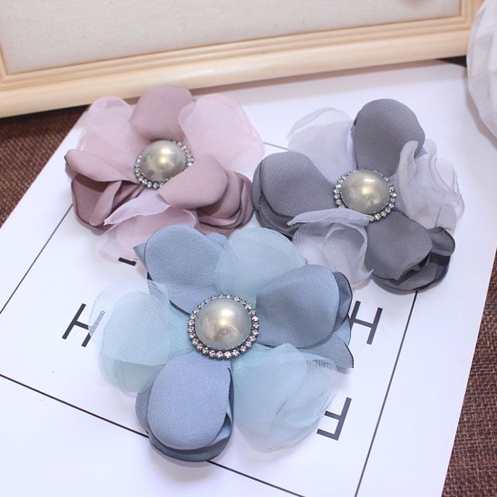 Cài áo hoa vải hồng