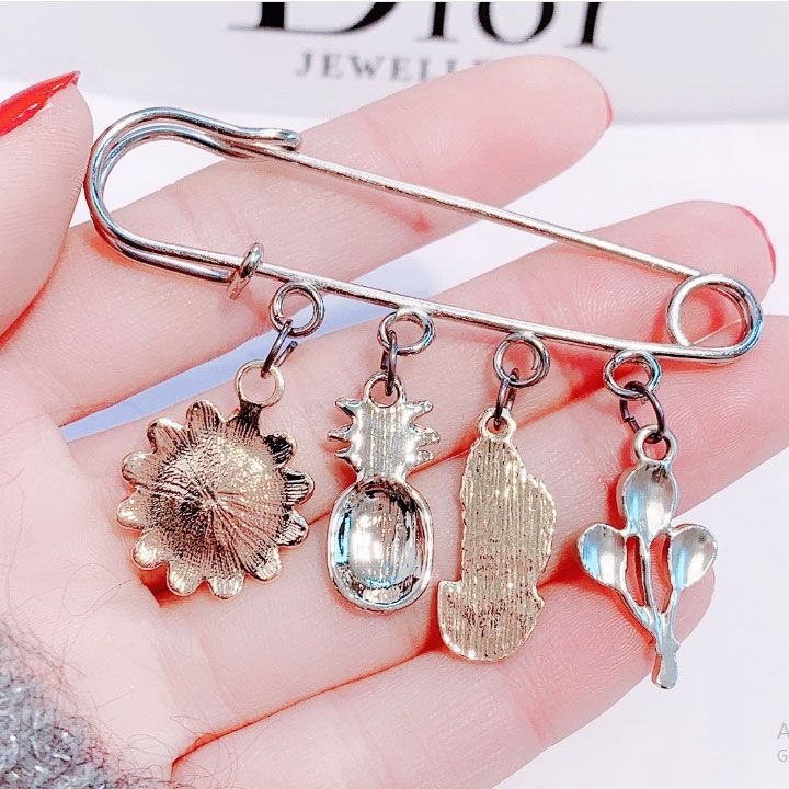 Cài áo ghim băng đính charm