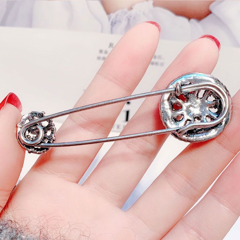Cài áo ghim băng vòng tròn họa tiết