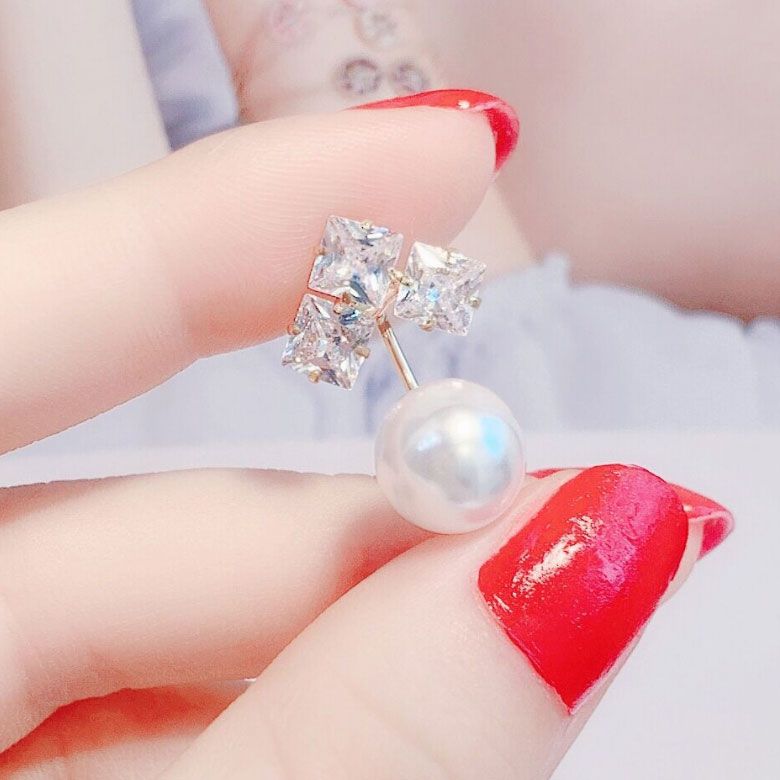 Cài hở ngực mũi tên hạt châu