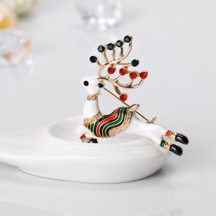 Cài áo tuần lộc
