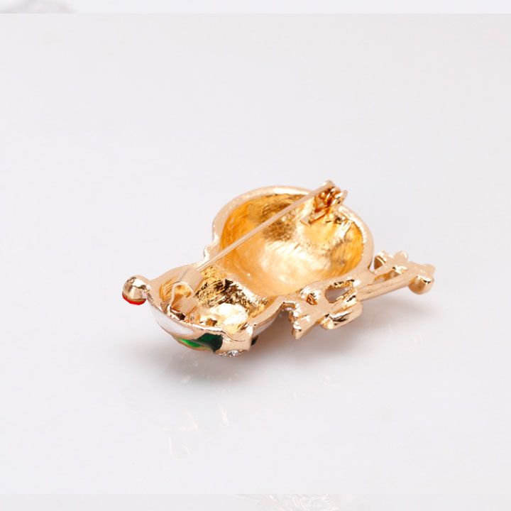 Cài áo người tuyết