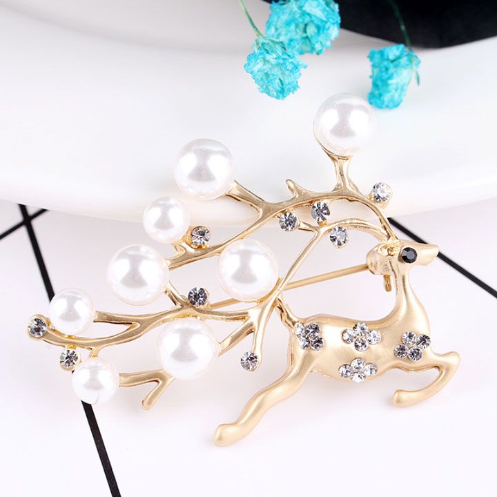 Cài áo tuần lộc vàng