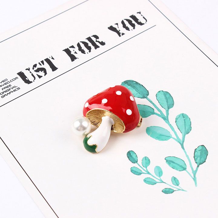 Cài áo cây nấm đỏ