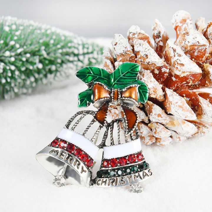 Cài áo chuông noel