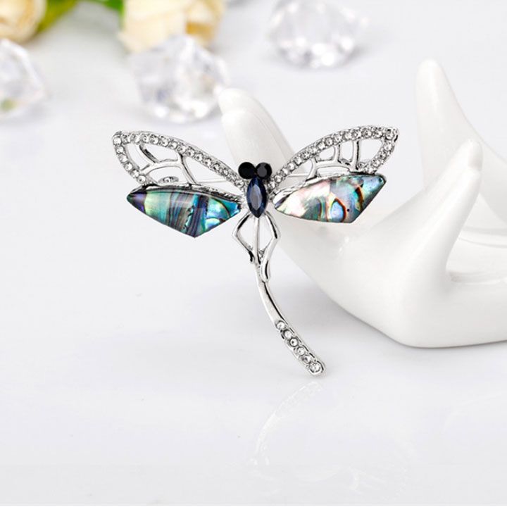 Cài áo chuồn chuồn đá xanh khảm xà cừ