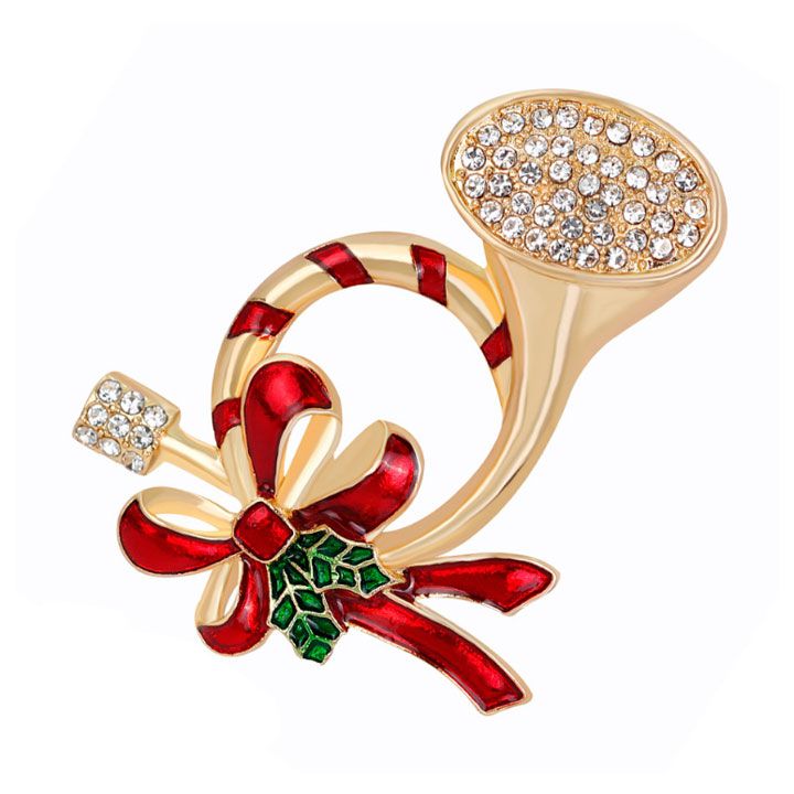 Cài áo chiếc kèn noel