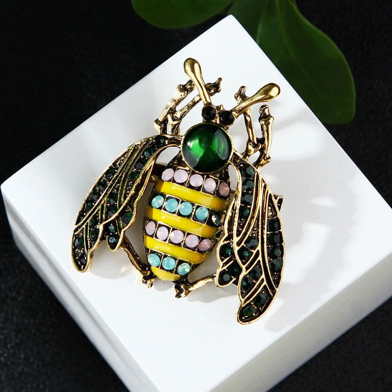 Cài áo ve sầu xanh