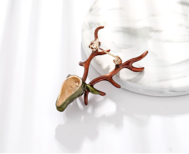Cài áo tuần lộc