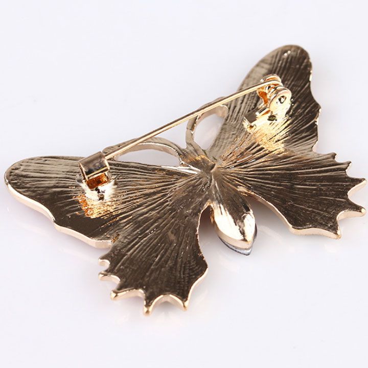 Cài áo bướm xuân