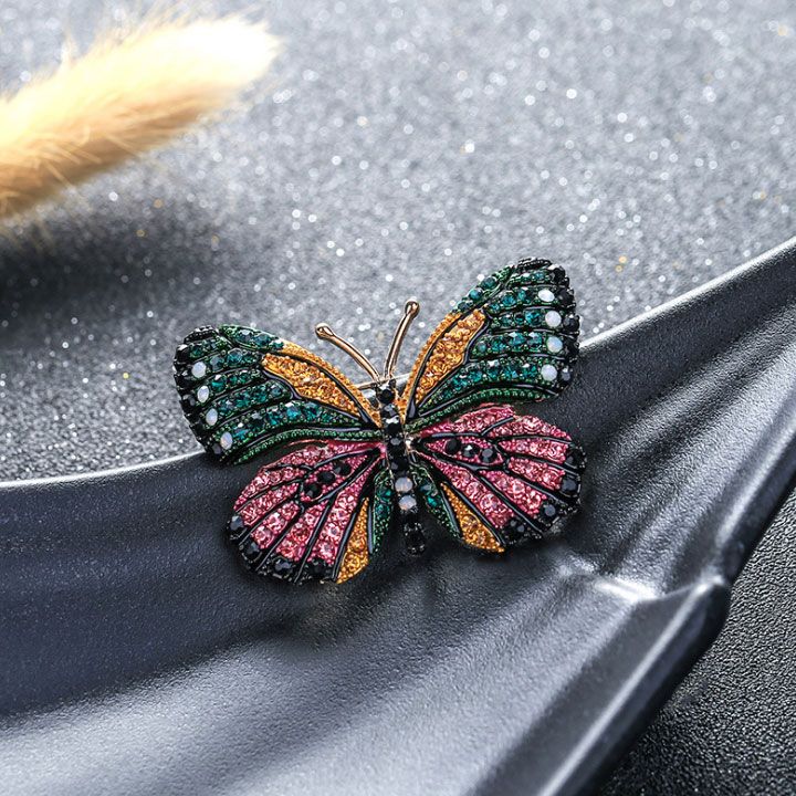 Cài áo bướm sắc màu