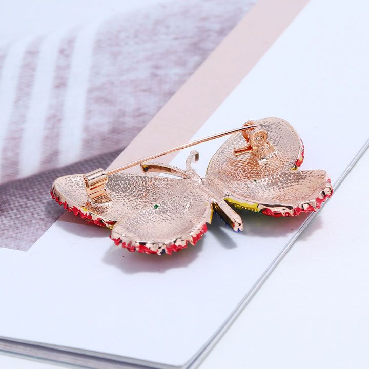 Cài áo bướm sắc màu