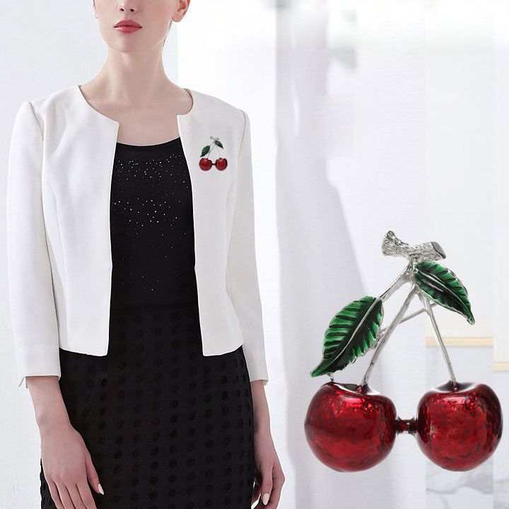 Cài áo cherry đỏ